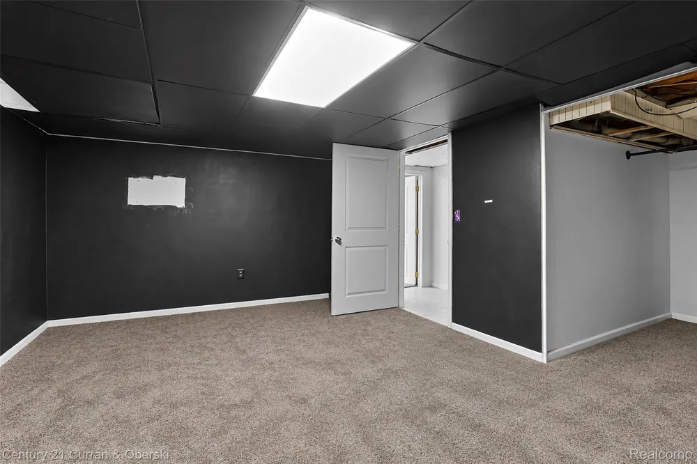 704 Inkster Road Dearborn Heights City, MI 48127