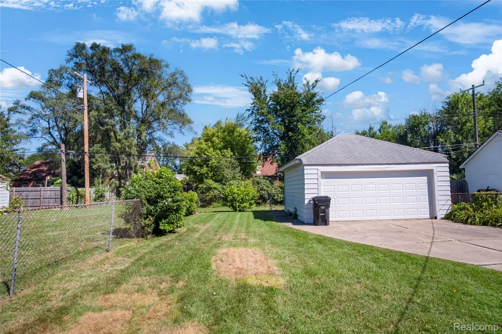9200 Yorkshire Road Detroit City, MI 48224