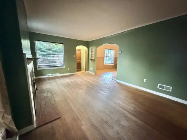 2240 Avon Street Saginaw City, MI 48602
