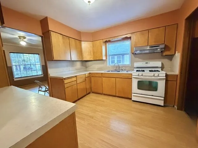 2240 Avon Street Saginaw City, MI 48602