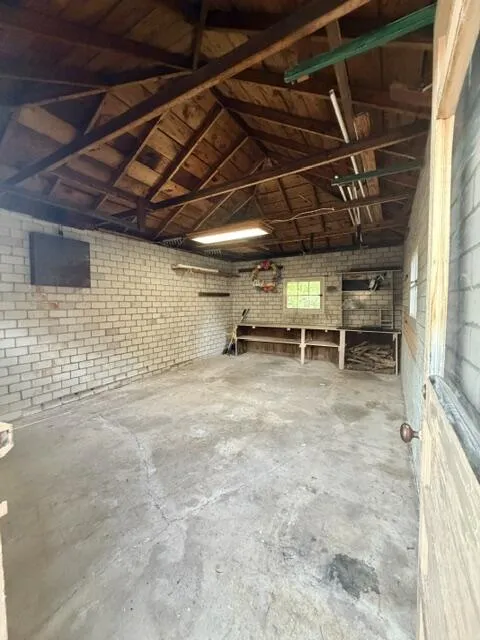 2240 Avon Street Saginaw City, MI 48602