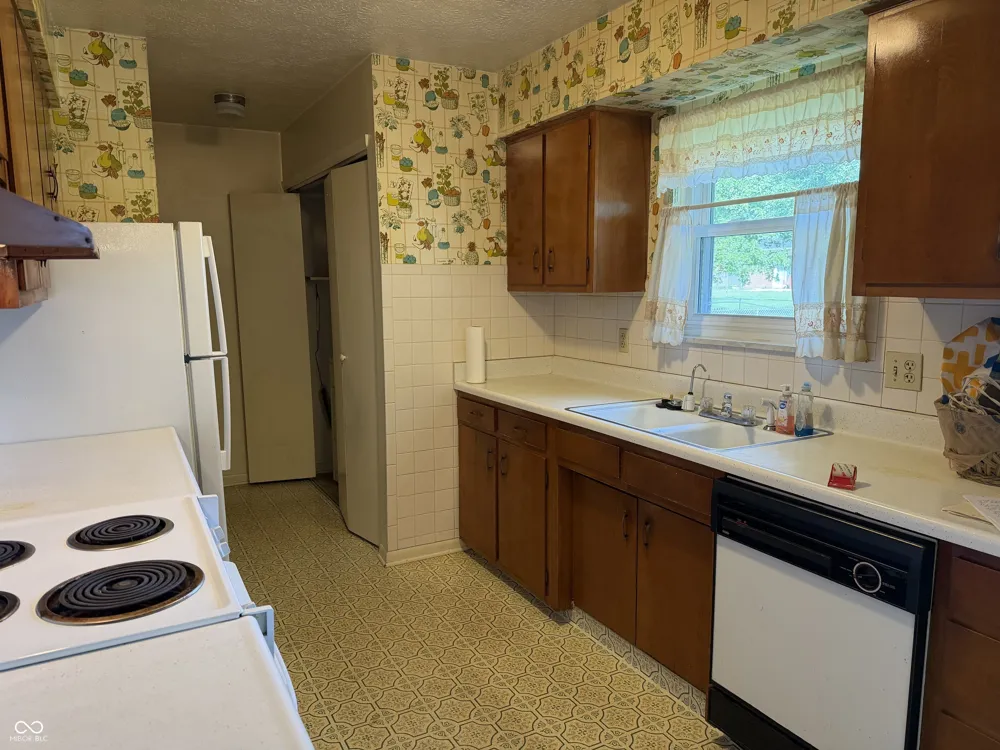 6110 W 32nd Place Indianapolis, IN 46224