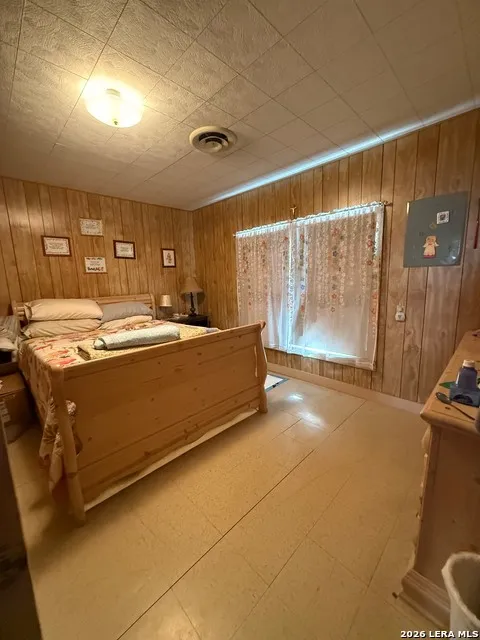 226 County Road 300 Karnes City, TX 78118