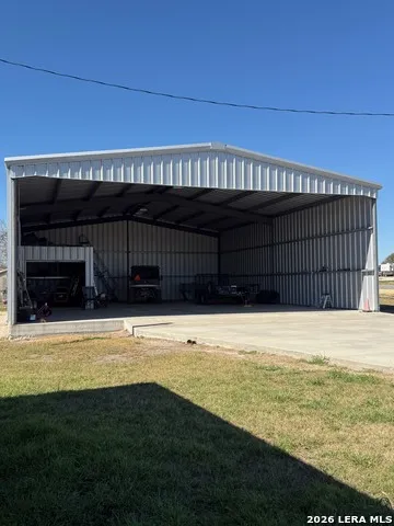 226 County Road 300 Karnes City, TX 78118