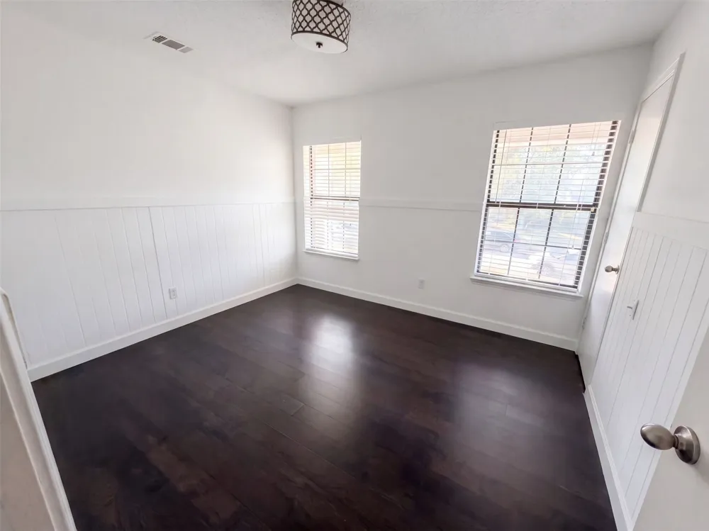 2226 Country Oaks Drive Garland, TX 75040