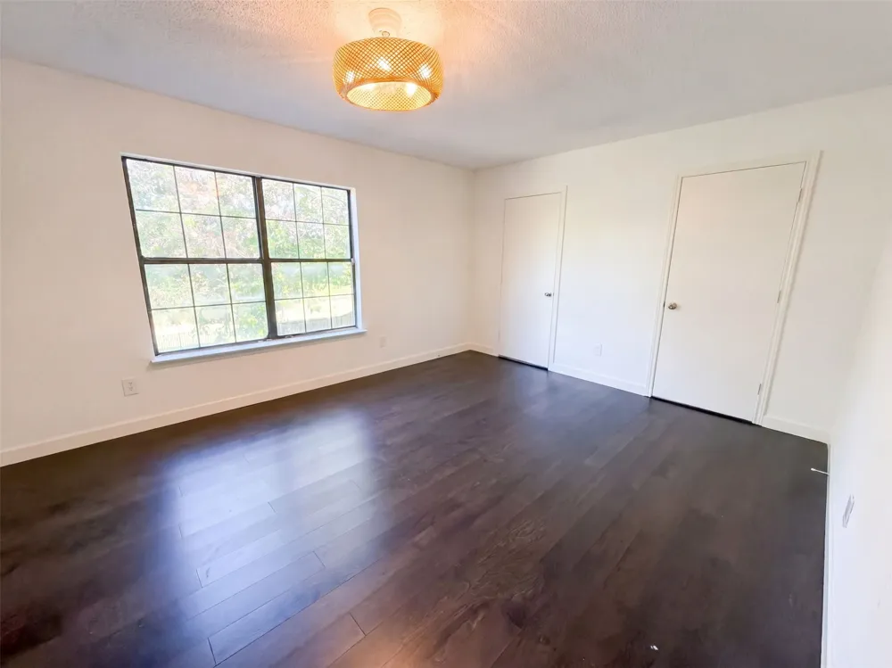 2226 Country Oaks Drive Garland, TX 75040