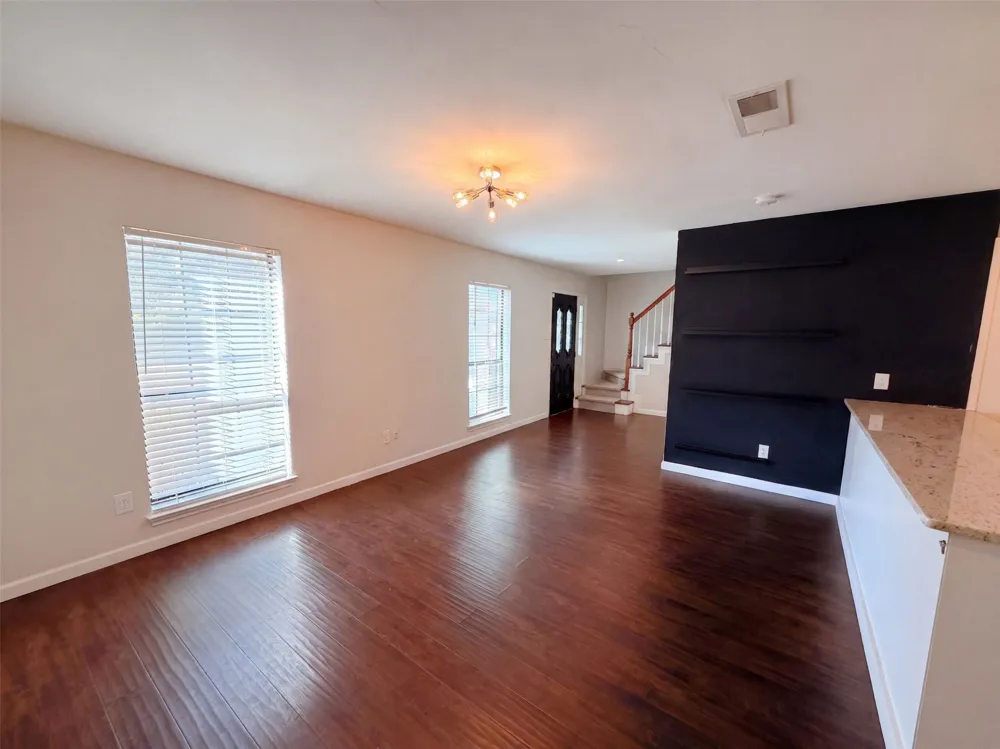 2226 Country Oaks Drive Garland, TX 75040