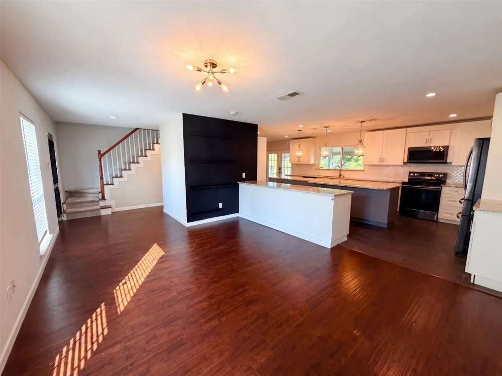 2226 Country Oaks Drive Garland, TX 75040