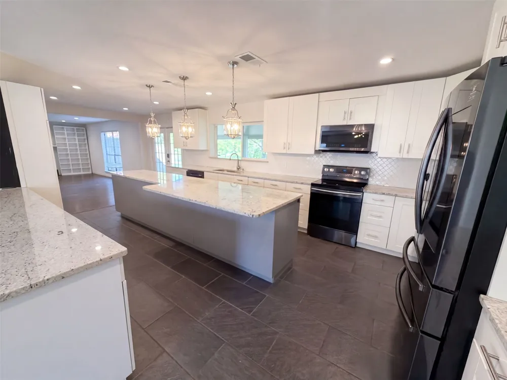 2226 Country Oaks Drive Garland, TX 75040