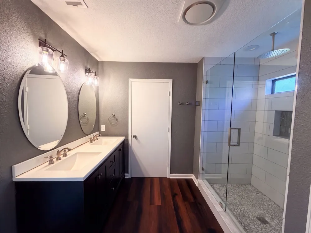 2226 Country Oaks Drive Garland, TX 75040