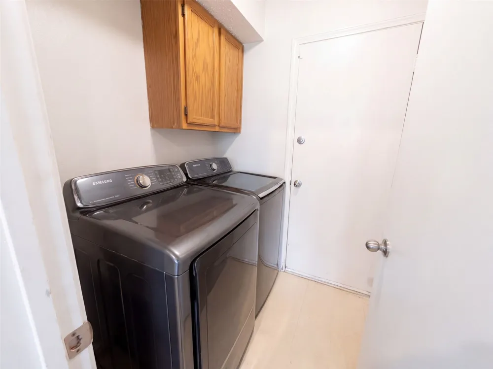 2226 Country Oaks Drive Garland, TX 75040