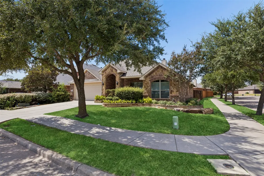 2017 Stonewood Court Heartland, TX 75126