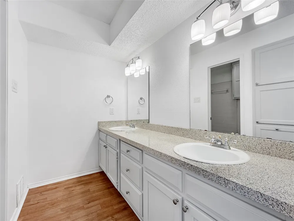 536 Guerin Drive Arlington, TX 76012