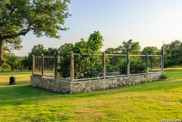 279 Achtzehn Fredericksburg, TX 78624