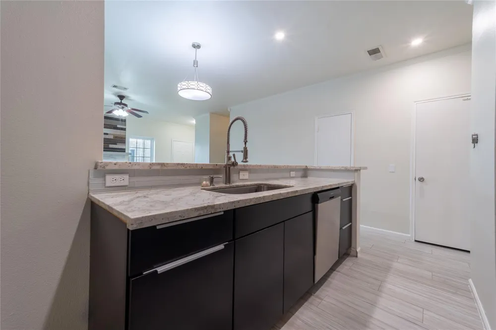 7332 Regency Square Court #7332 Hockley, TX 77036