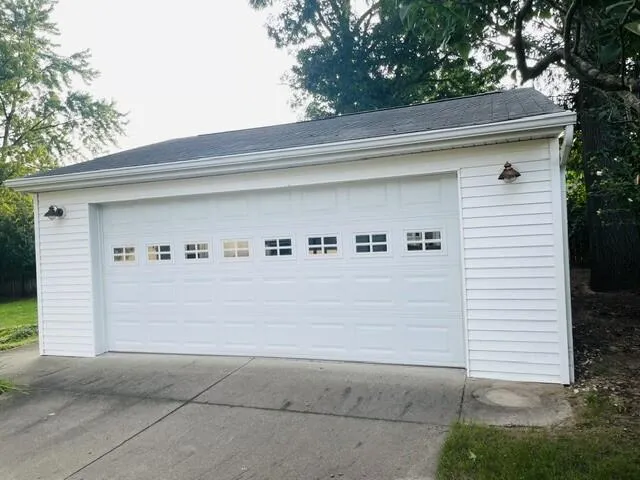 2535 Powers Avenue NW Grand Rapids, MI 49544