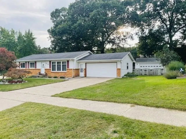 2535 Powers Avenue NW Grand Rapids, MI 49544