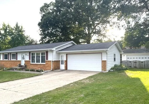 2535 Powers Avenue NW Grand Rapids, MI 49544