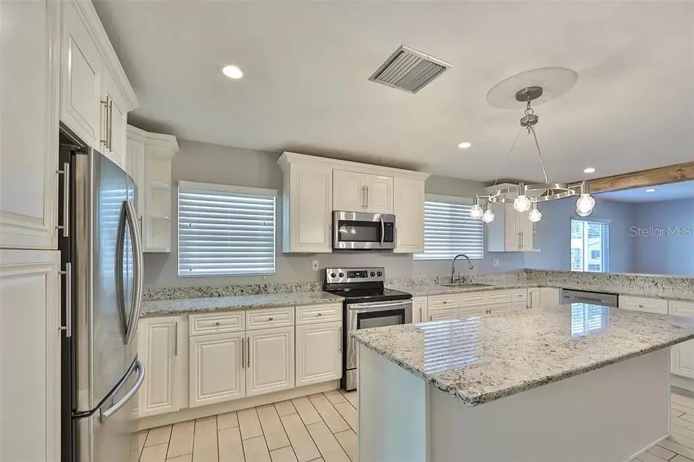 3219 W LEROY STREET Tampa, FL 33607