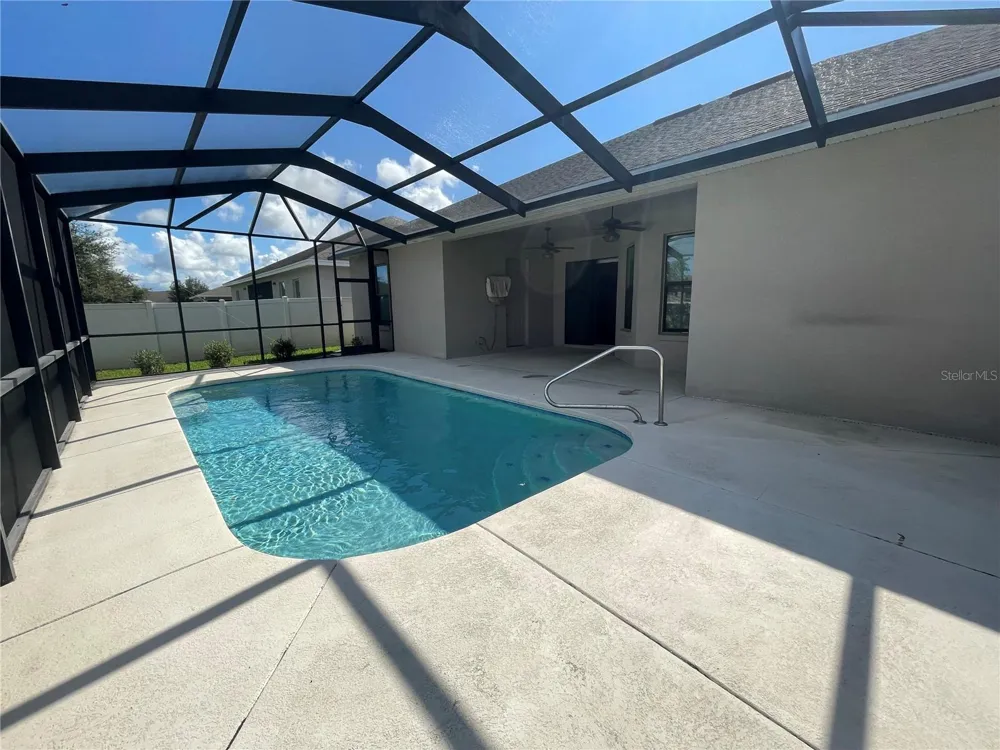 326 LAKE MARIANA WAY Auburndale, FL 33823