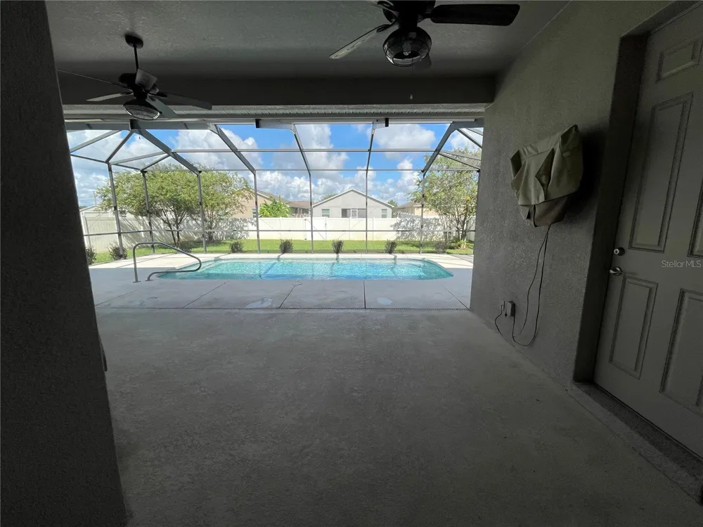 326 LAKE MARIANA WAY Auburndale, FL 33823