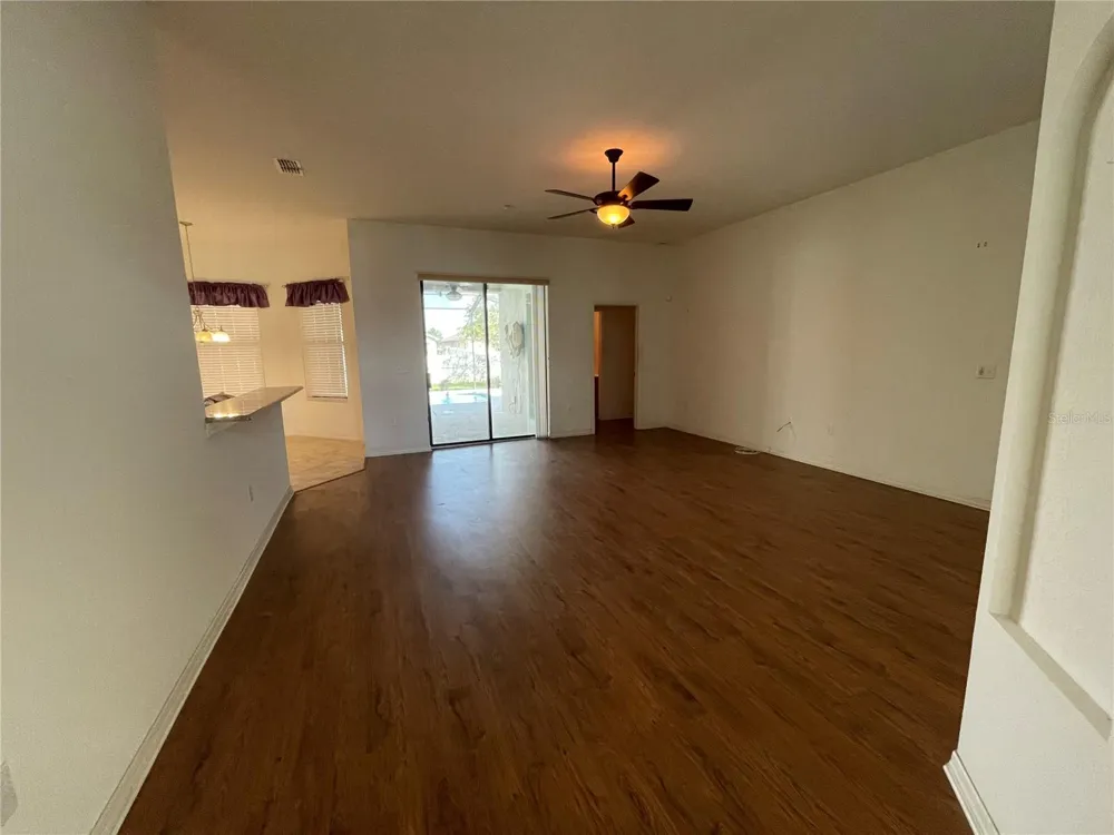 326 LAKE MARIANA WAY Auburndale, FL 33823