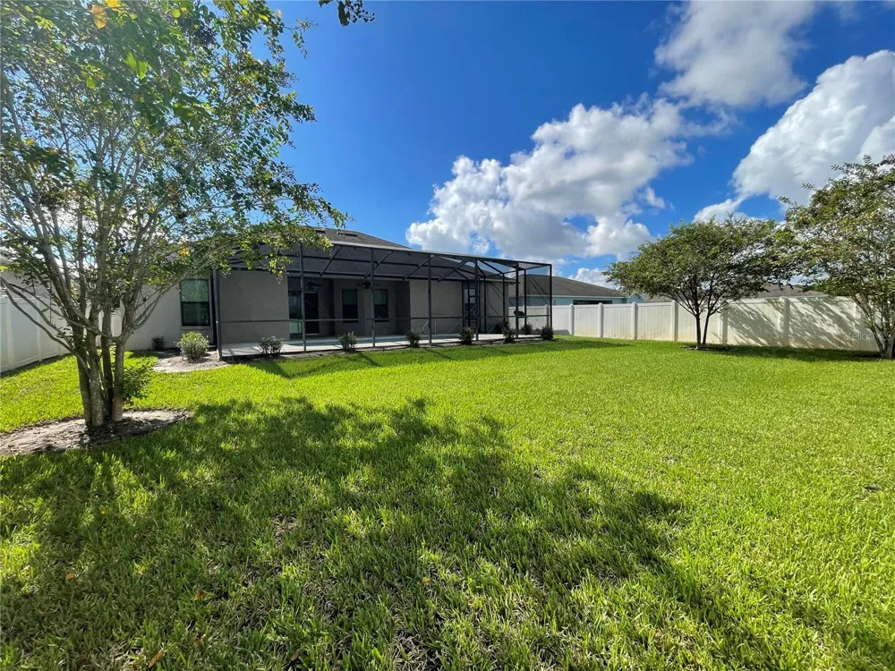 326 LAKE MARIANA WAY Auburndale, FL 33823