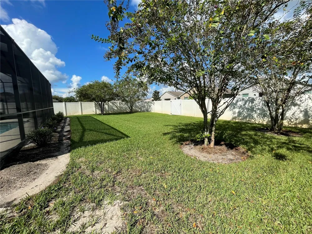 326 LAKE MARIANA WAY Auburndale, FL 33823