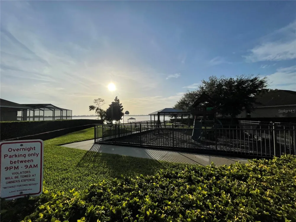 326 LAKE MARIANA WAY Auburndale, FL 33823