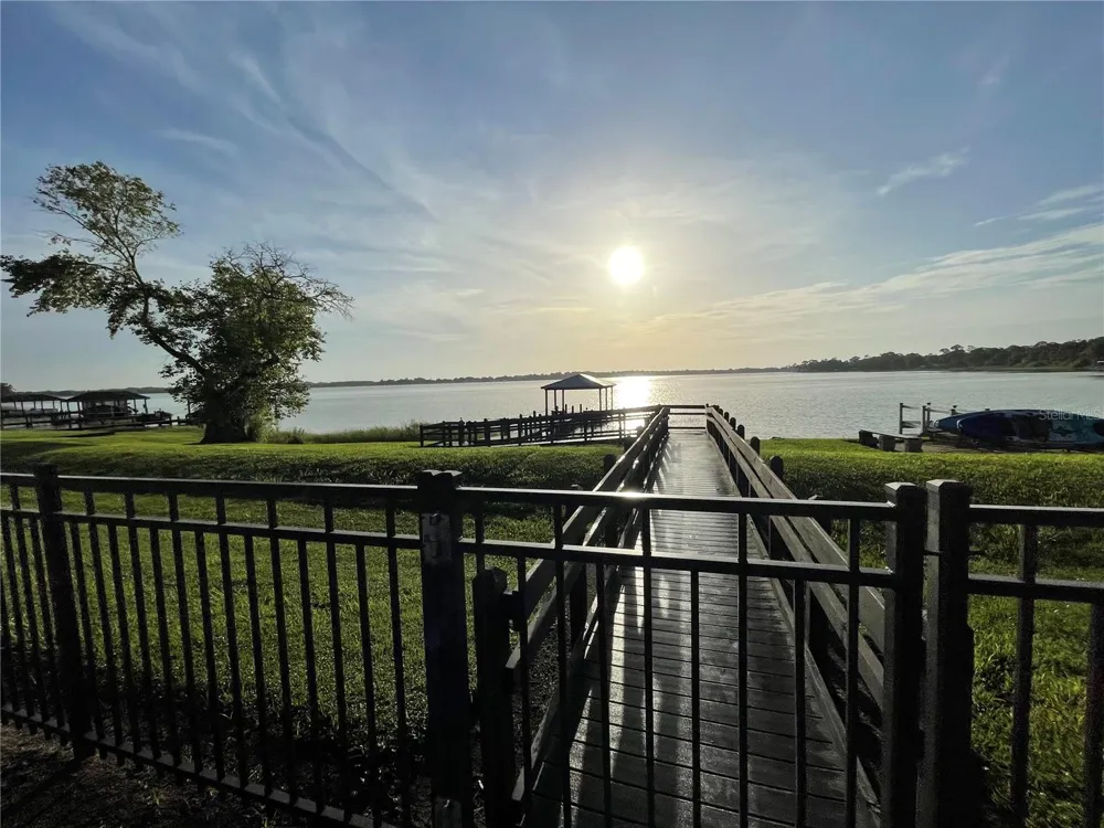 326 LAKE MARIANA WAY Auburndale, FL 33823