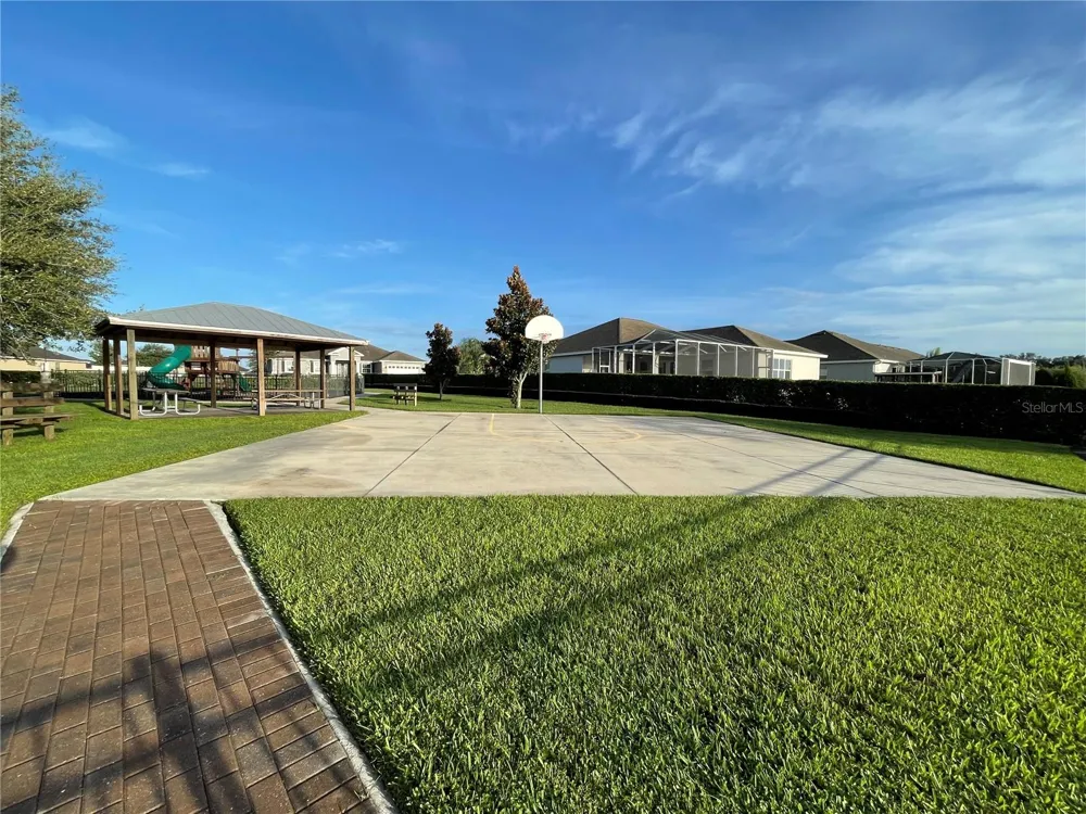 326 LAKE MARIANA WAY Auburndale, FL 33823
