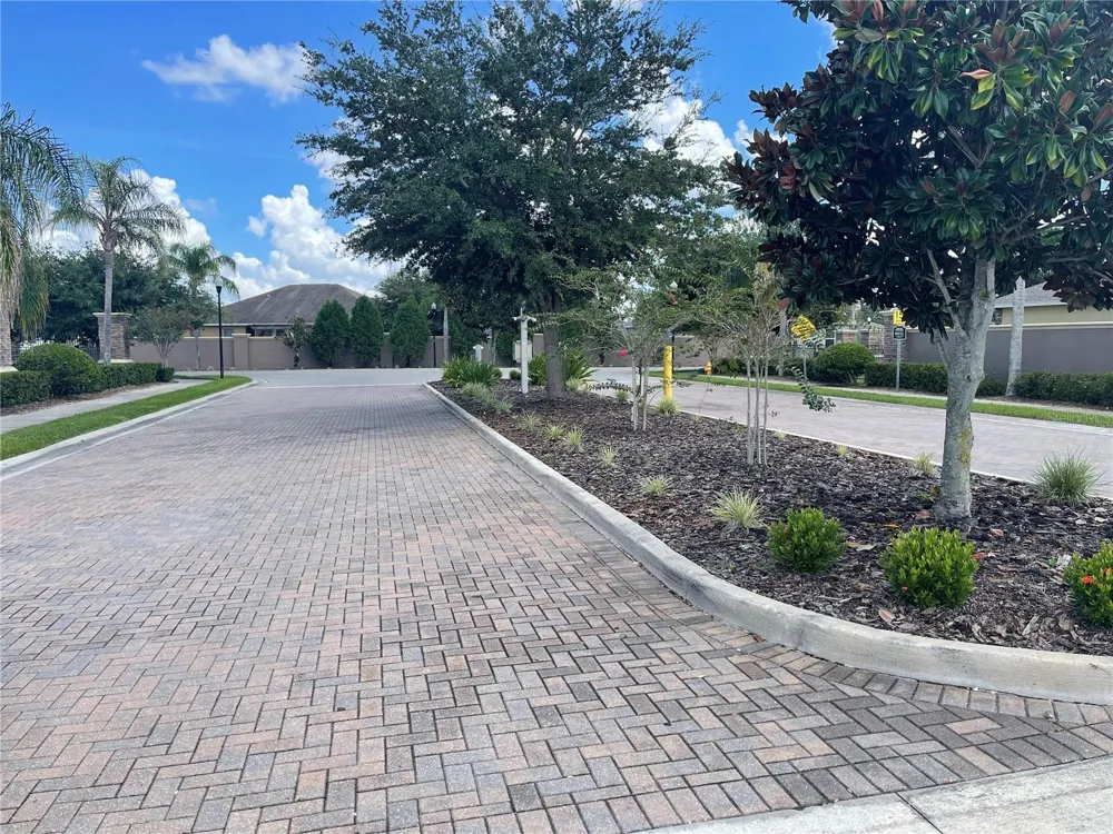 326 LAKE MARIANA WAY Auburndale, FL 33823
