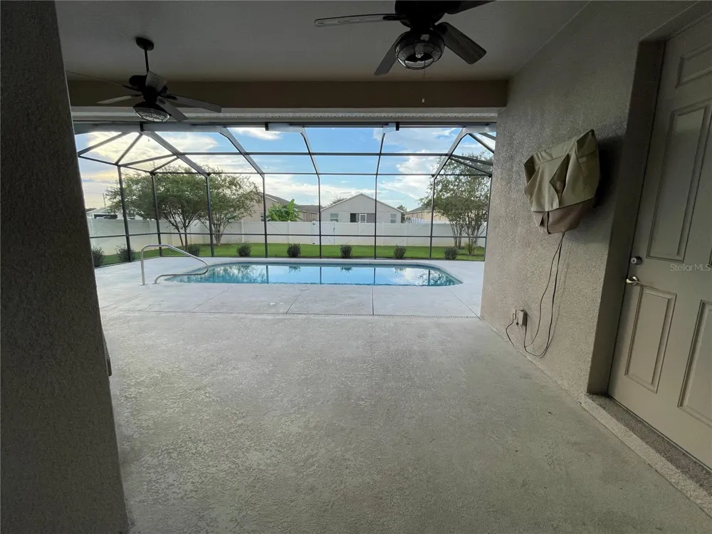 326 LAKE MARIANA WAY Auburndale, FL 33823