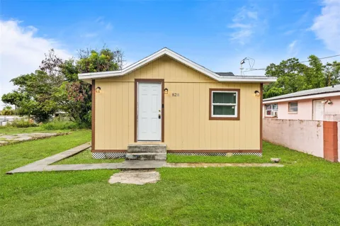 828 BOOKER AVENUE