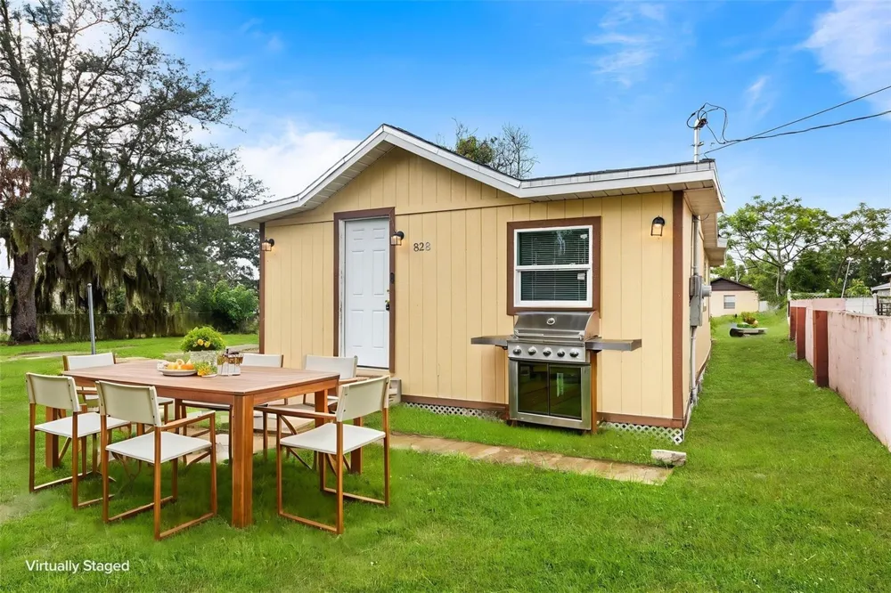 828 BOOKER AVENUE Sebring, FL 33870