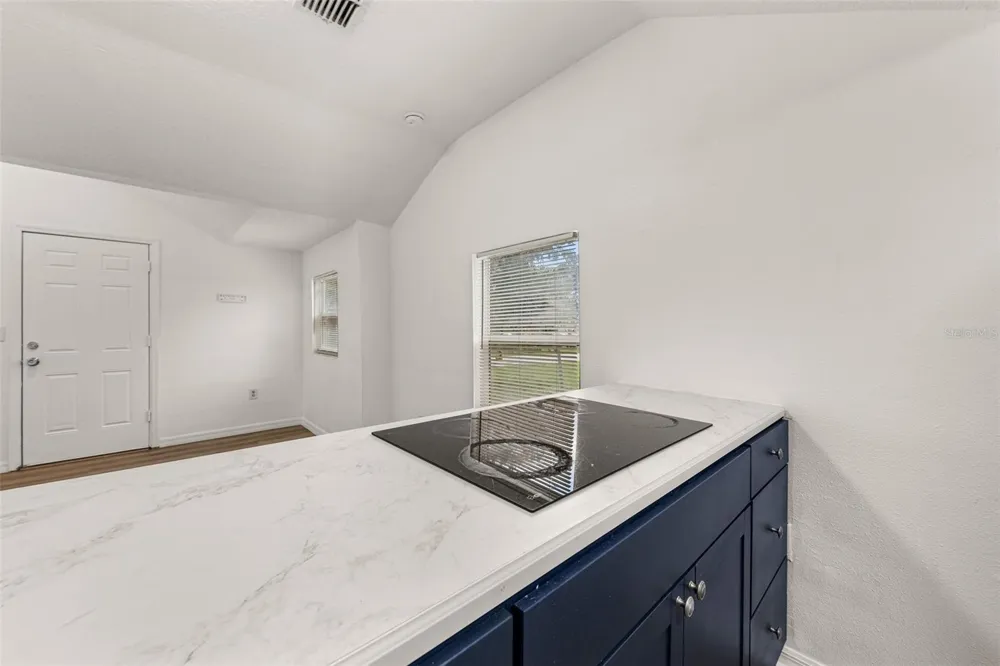 828 BOOKER AVENUE Sebring, FL 33870