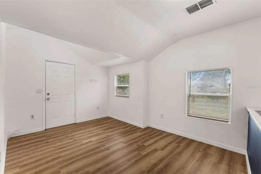 828 BOOKER AVENUE Sebring, FL 33870