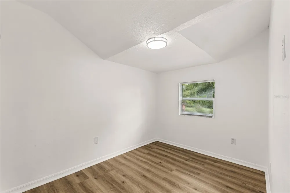 828 BOOKER AVENUE Sebring, FL 33870