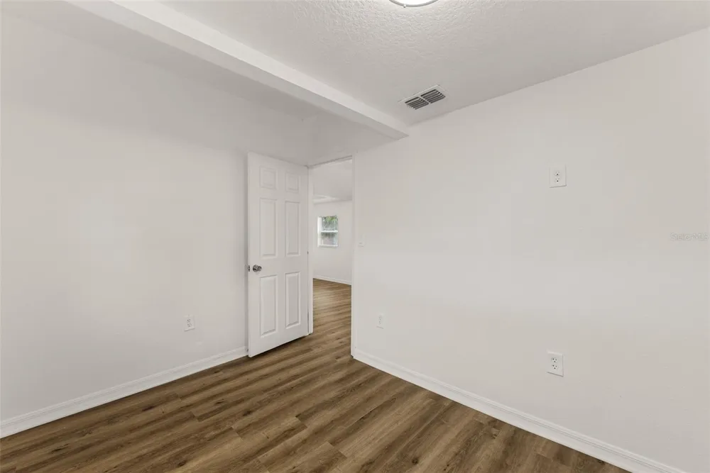 828 BOOKER AVENUE Sebring, FL 33870