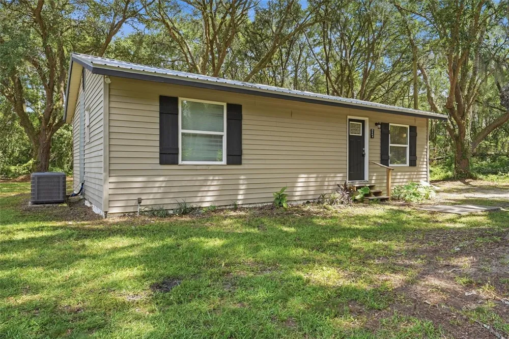 924 MALTAS AVENUE Interlachen, FL 32148