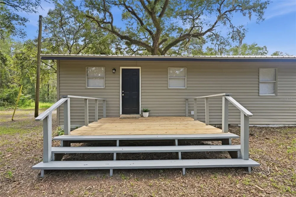 924 MALTAS AVENUE Interlachen, FL 32148