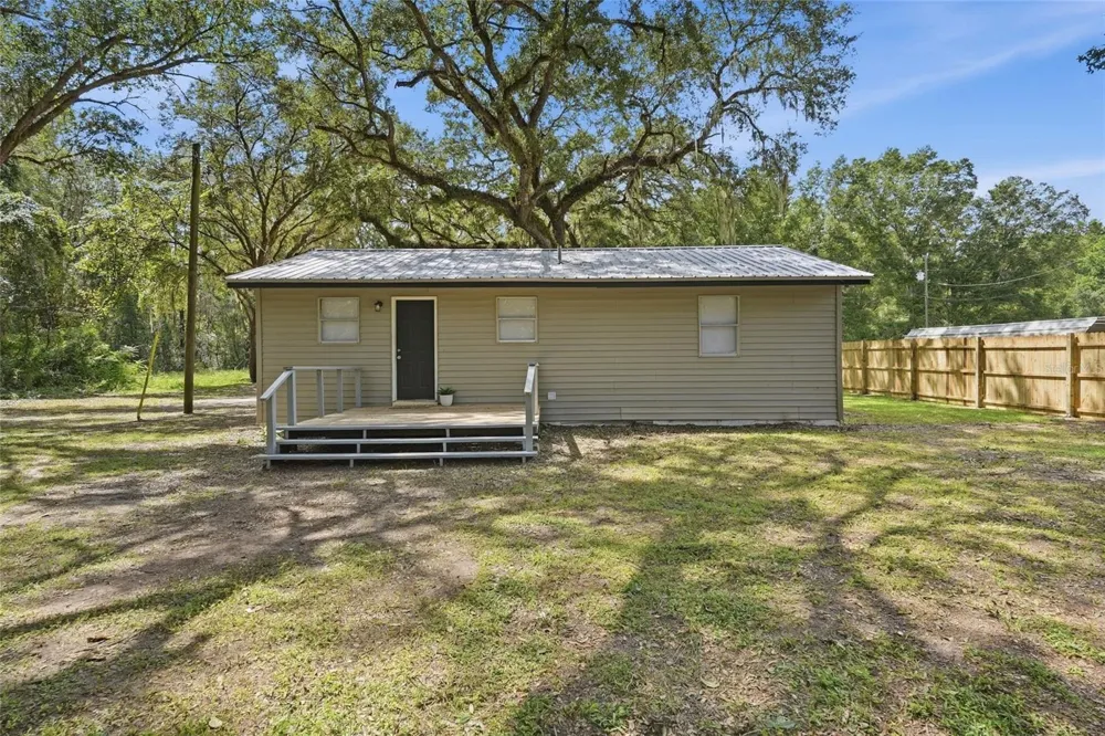 924 MALTAS AVENUE Interlachen, FL 32148