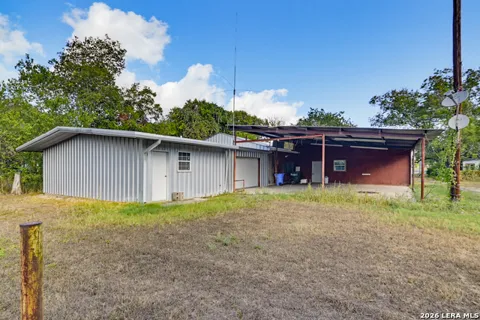 206 E Pine