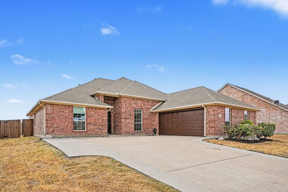 102 Troy Lane Red Oak, TX 75154