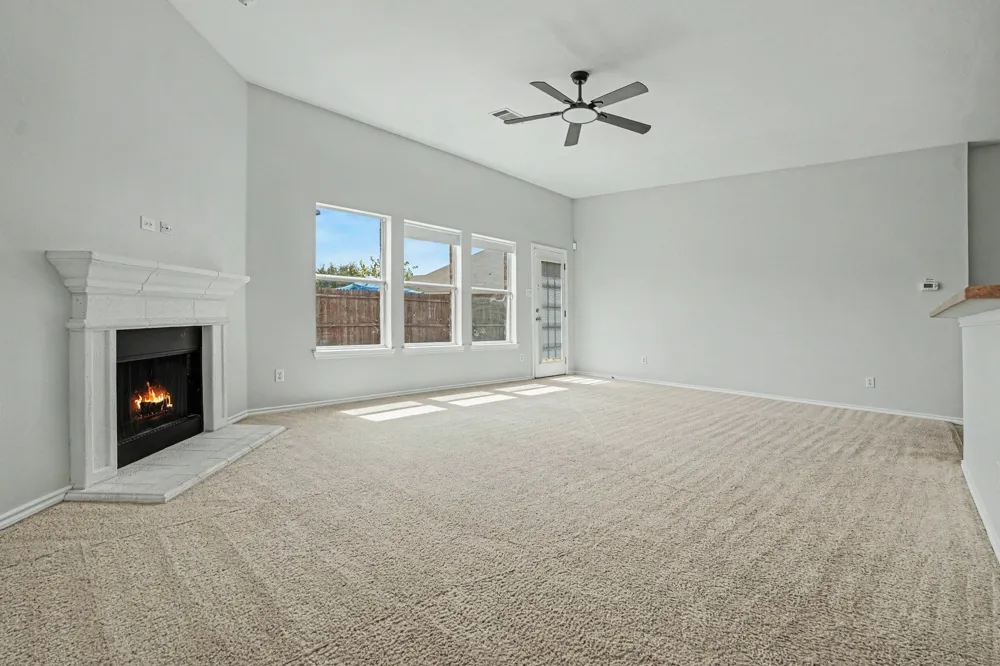 102 Troy Lane Red Oak, TX 75154