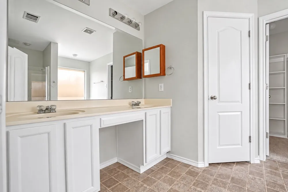 102 Troy Lane Red Oak, TX 75154