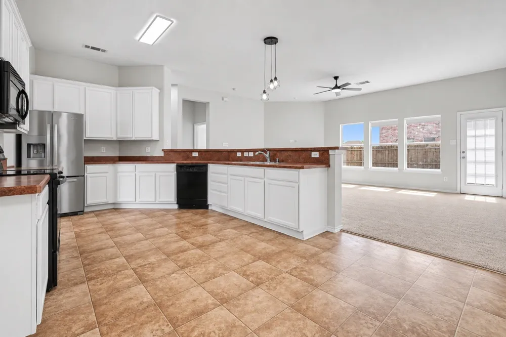 102 Troy Lane Red Oak, TX 75154