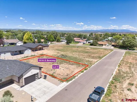 1616 E Downey Avenue