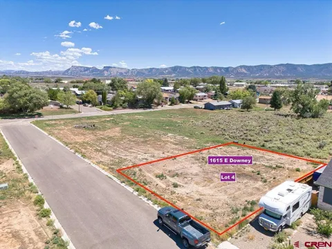 1615 E Downey Avenue