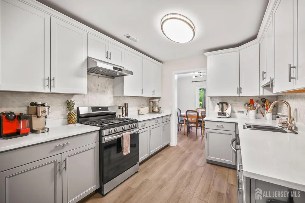 81 Thoreau Drive Plainsboro, NJ 08536